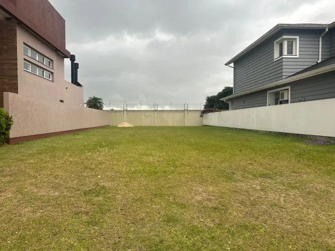 Terreno à venda no Veredas, Laranjal - 341,07 m² de área total, com 12 metros de frente po