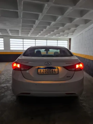 Hyundai Elantra GLS 1.8 16V Aut. 2012