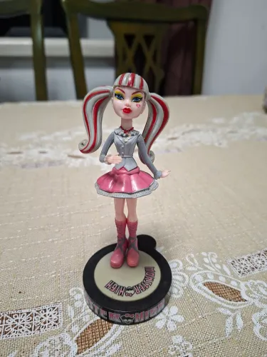 Draculaura, Monster High. 