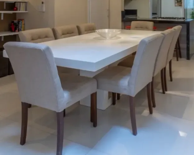 Mesa de jantar (220 cm x 110 cm) laqueada branca - Acompanha: 8 cadeiras
