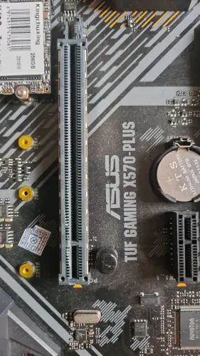 Placa Asus Tuf Gamer X570 plus c defeito slot ram + Cpu Ryzen 5600g c defeito congela boot
