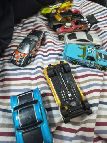 Lote com 40 carrinhos Matchbox antigos ? coleção usada