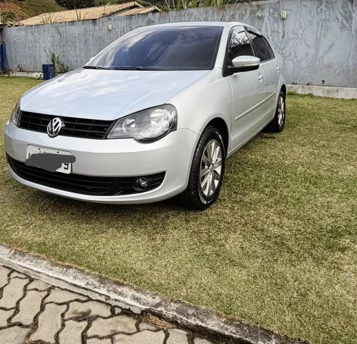 Volkswagen Polo Sedan 1.6 MI Total Flex 8V 4P 2013