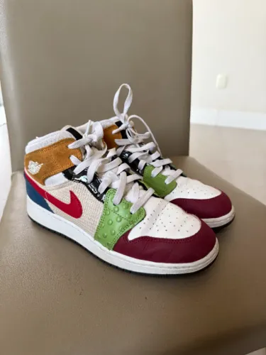 Tênis Nike Air Jordan 1 Mid SE "Messy Room"
