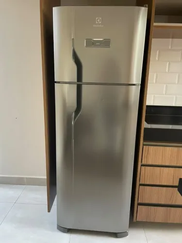GELADEIRA ELETROLUX INOX 310L 127V