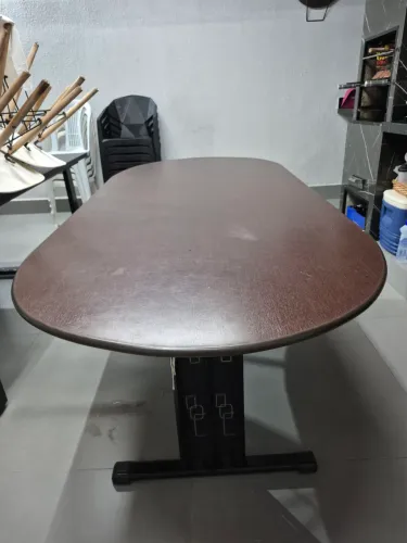 Mesa sala reunião oval