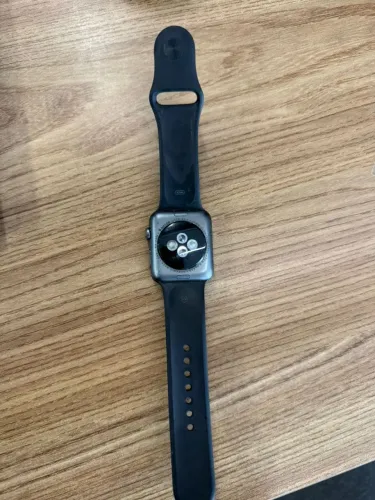 Apple Watch Series 2 42mm + carregador + dois cj. de pulseiras.
