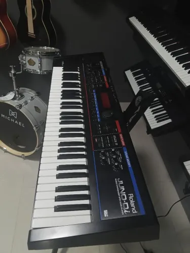Teclado Roland juno di