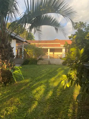 Casa Confortável no Bairro 25 de Julho com Vista Privilegiada para a Natureza