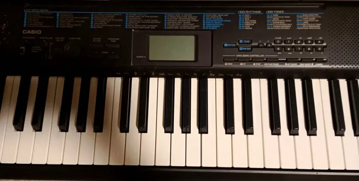 Teclado Casio CTK-1200 Completo - Conservado com caixa e cabo