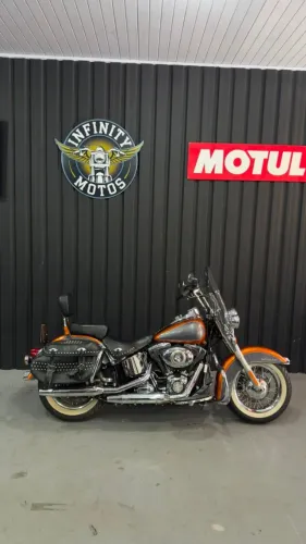 Harley-Davidson Heritage FLSTC 2015/2015 com apenas 20.748 km rodados 