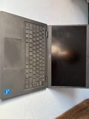 Notebook Dell Latitude 3420 i5 11ª Geração 16GB RAM 500GB SSD (Detalhe na tela)