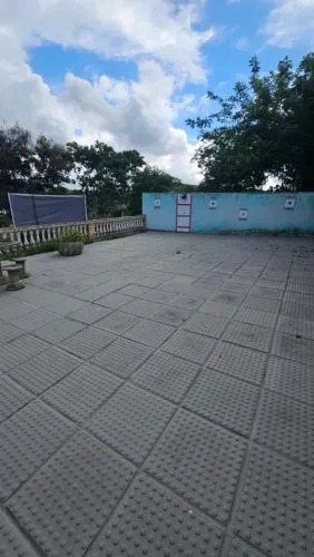 Casa no condomínio mãe rainha,