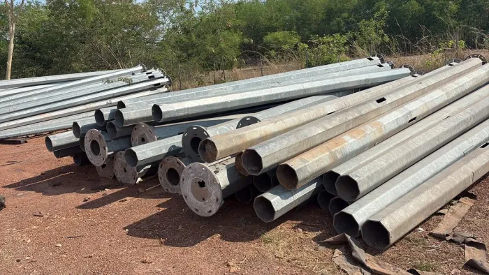 POSTES DE FERRO GALVANIZADO