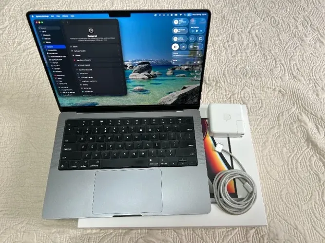 MacBook Pro 14" 2021 - Apple M1 Pro - 16GB RAM - 512GB SSD