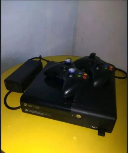 Xbox360 Bloqueado com 2 controles funcionando perfeitamente