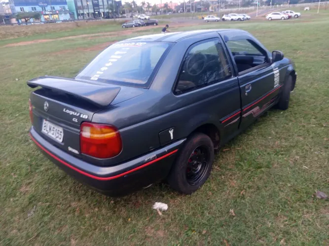 Volkswagen Logus 1.6 / CLI / CL/ GL (álcool) 1993
