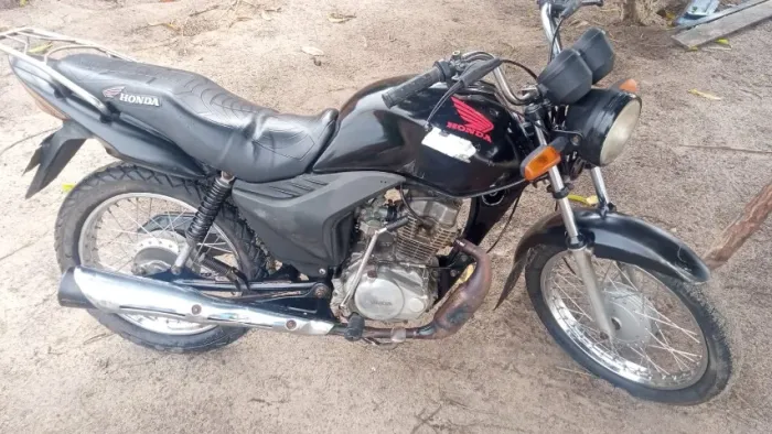 ? Honda 125 Ano 2011/2012 - Moto Barata para Interior