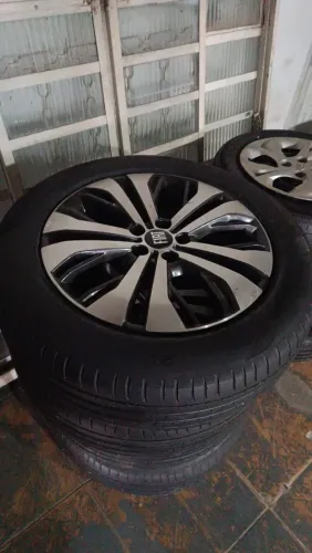 Roda aro 18 Fiat Toro ultra com pneu
