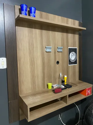 Painel já com suporte tv em excelente estado 