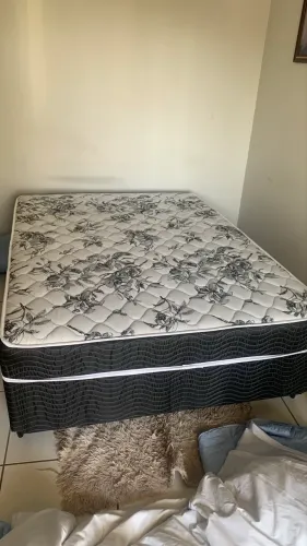 Cama semi nova 
