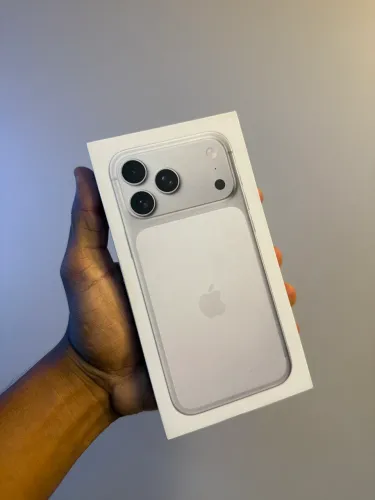 iPhone 17Promax silver 