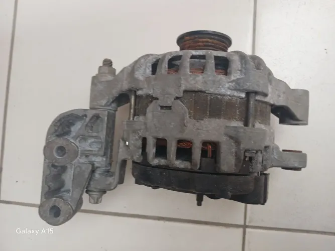 Alternador do corsa hatch frente montana com suporte e funcionando perfeitamente.