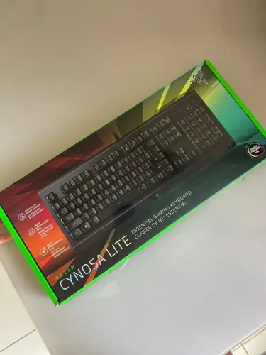TECLADO GAMER RAZER CYNOSA LITE (EM ESTADO DE NOVO PRA VENDER LOGO)