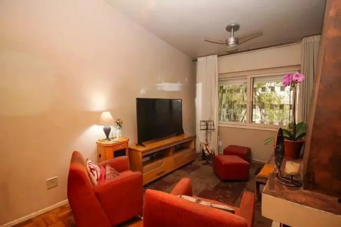 Casa com 3 dormitórios no bairro Medianeira