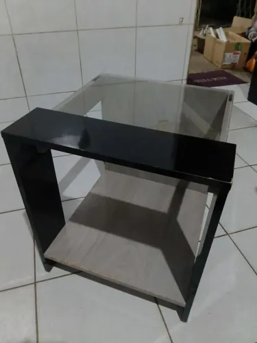 Criado-Mudo com Tampo de Vidro - Conservado