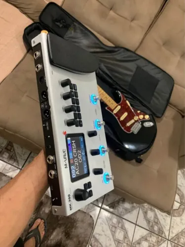 Guitarra Tagima 530 + Pedaleira Mk300