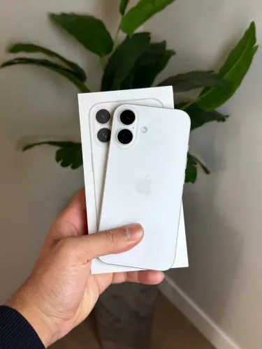 iPhone 16 128GB - Branco