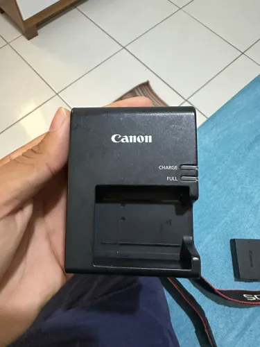 ? Canon EOS Rebel T100 + Lente 18-55mm + Kit Completo