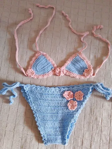 Biquíni infantil de crochê 