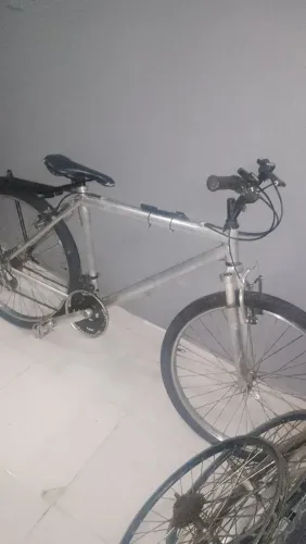 Bicicleta quadro de alumínio aro 26 