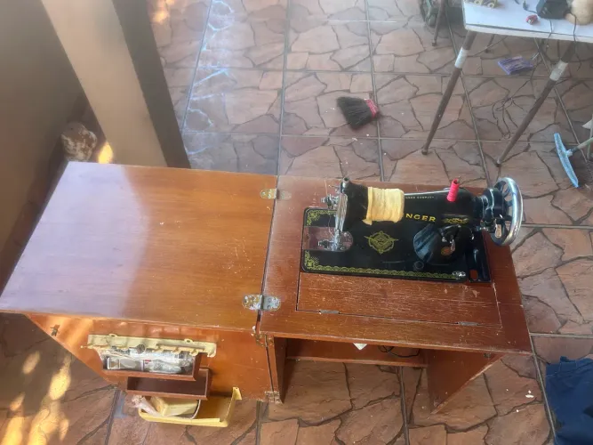 Máquina de costura Singer