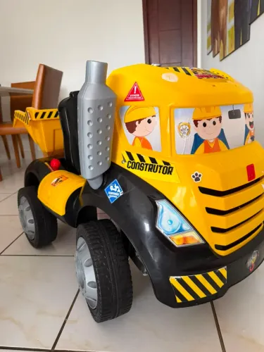 Caminhão infantil construtor