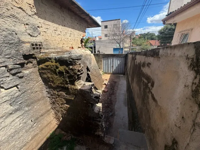 LOTE COM CASAS