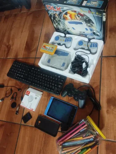 Vídeo game antigo e itens(olx pay)