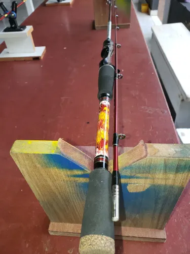 Vara customizada de fibra de vidro maciço. 