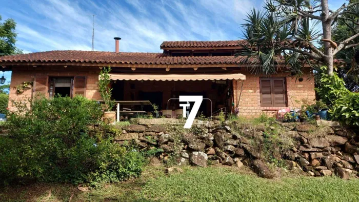 Chácara com 7 dormitórios à venda, 5000 m² por R$ 1.800.000,00 - Condomínio Colinas do Mos