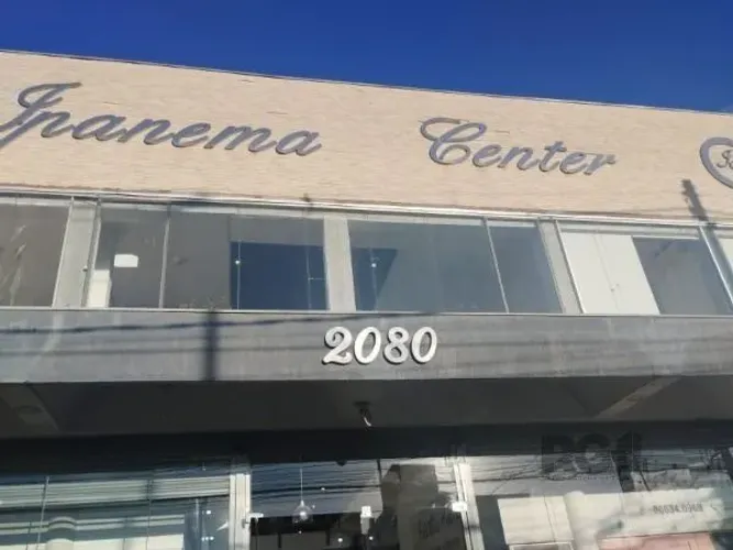 Conjunto/Sala em Porto Alegre, no bairro Cavalhada, à venda.