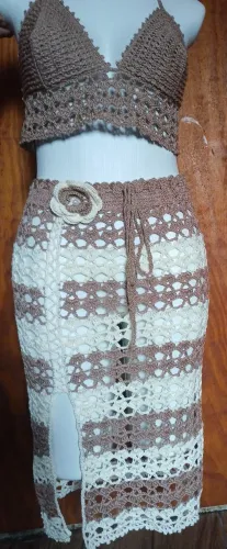 Conjunto saia e cropped em crochê 