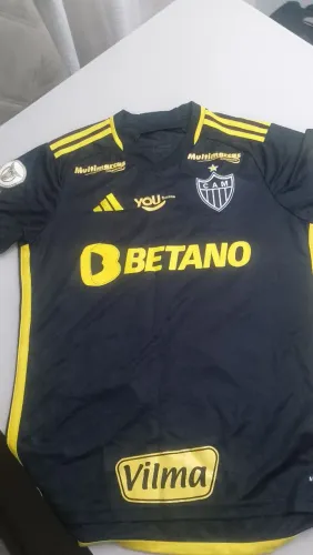 Vendo duas camisas originais já personalizada com nomes de jogadores 300,0 cada