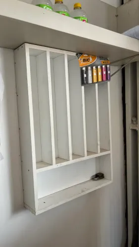 Vende-se balcão e cigarreiras 