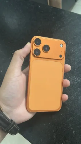 iPhone XR montado 17 pro