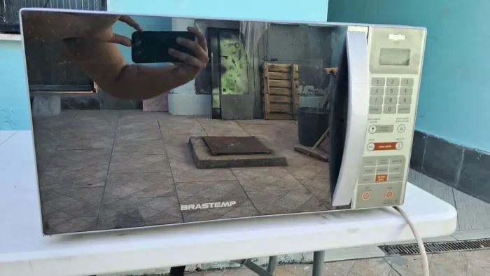 Microondas Brastemp 40 litros (pequeno defeito)