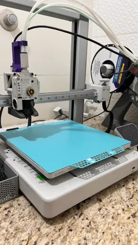 Vendo Impressora 3D Bambu Lab A1 (com AMS) - Acompanha Mesa BIQU CryoGrip