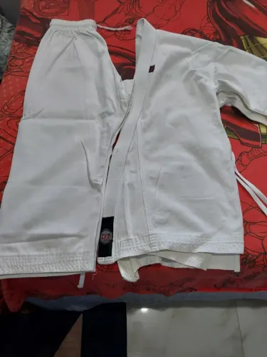 kimono para judô e karatê