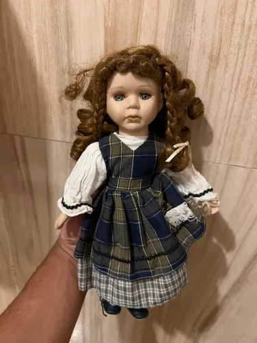 Linda Boneca de porcelana rara 